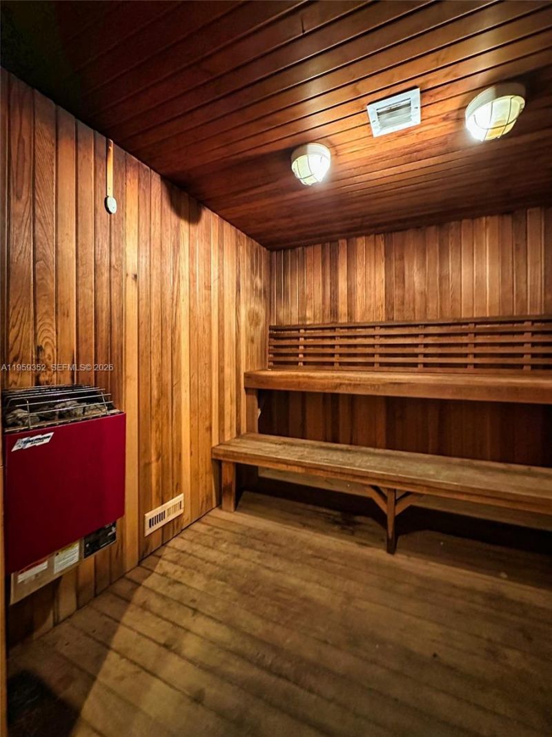 5701 Collins Ave , Unit 1705, Miami Beach, FL 33140 Photo