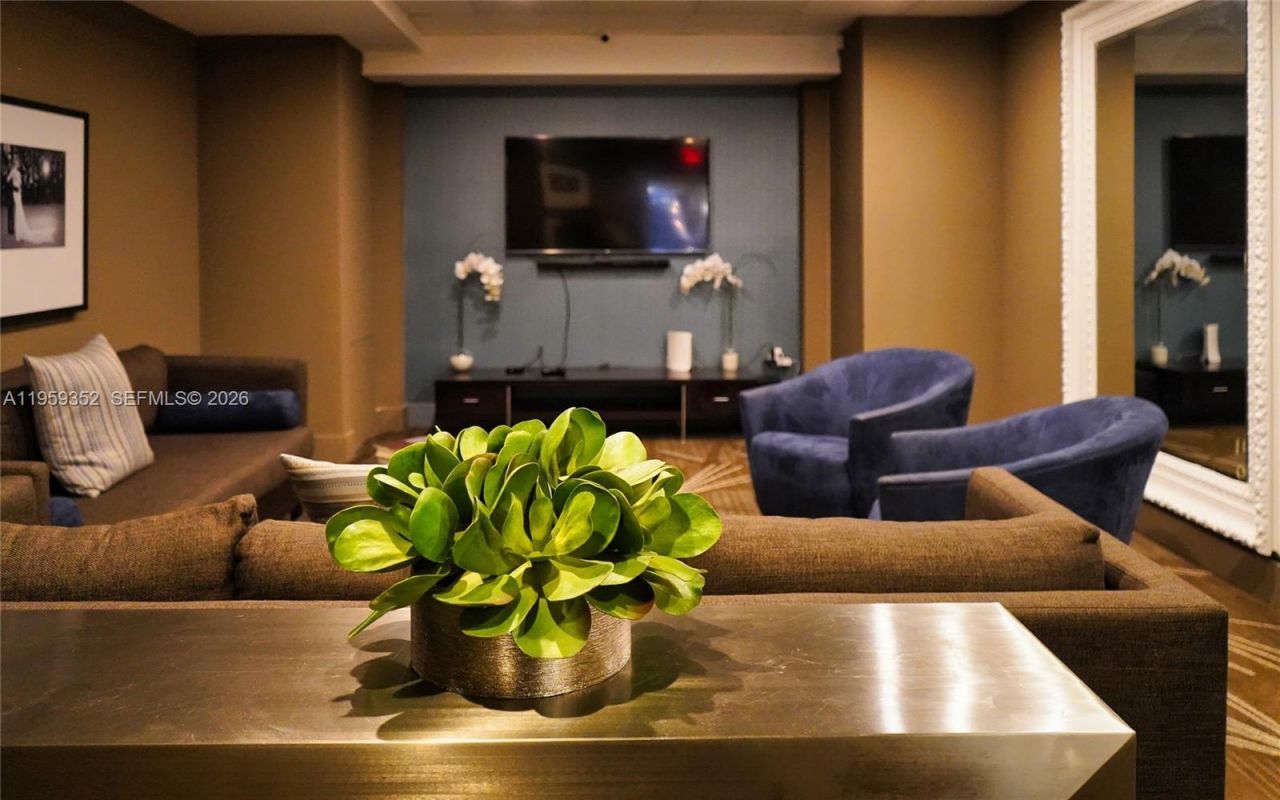 5701 Collins Ave , Unit 1705, Miami Beach, FL 33140 Photo