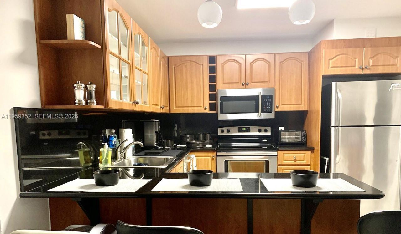 5701 Collins Ave , Unit 1705, Miami Beach, FL 33140 Photo