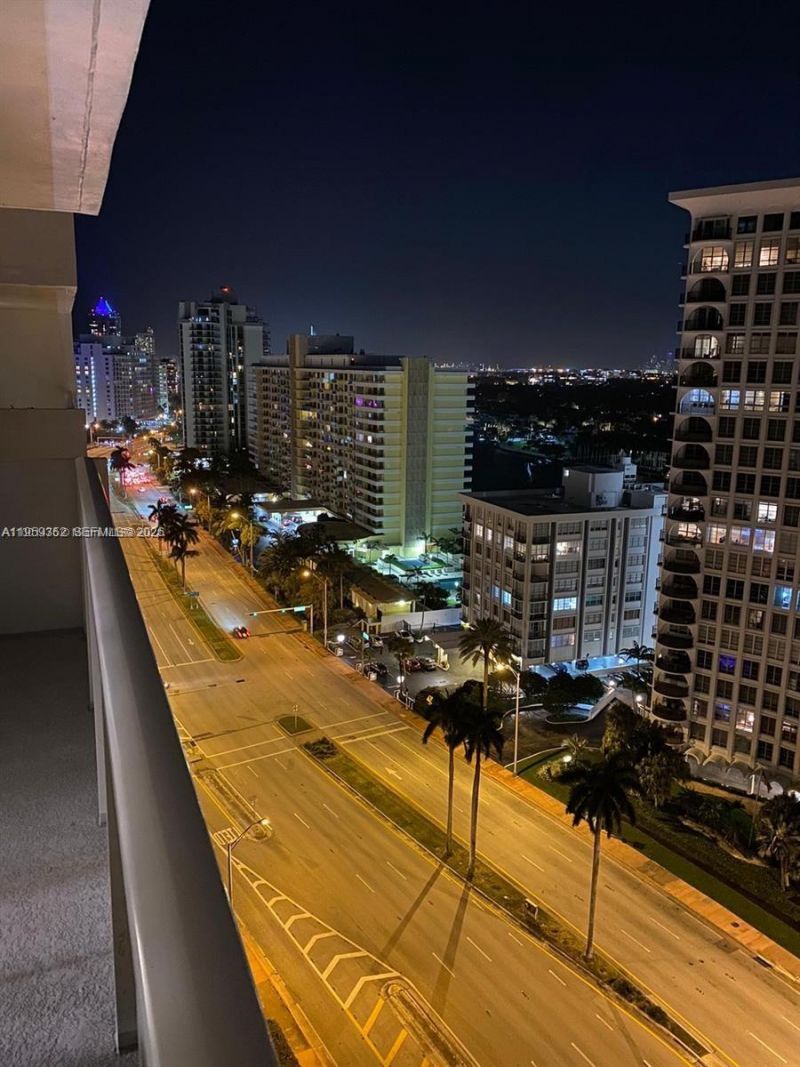 5701 Collins Ave , Unit 1705, Miami Beach, FL 33140 Photo