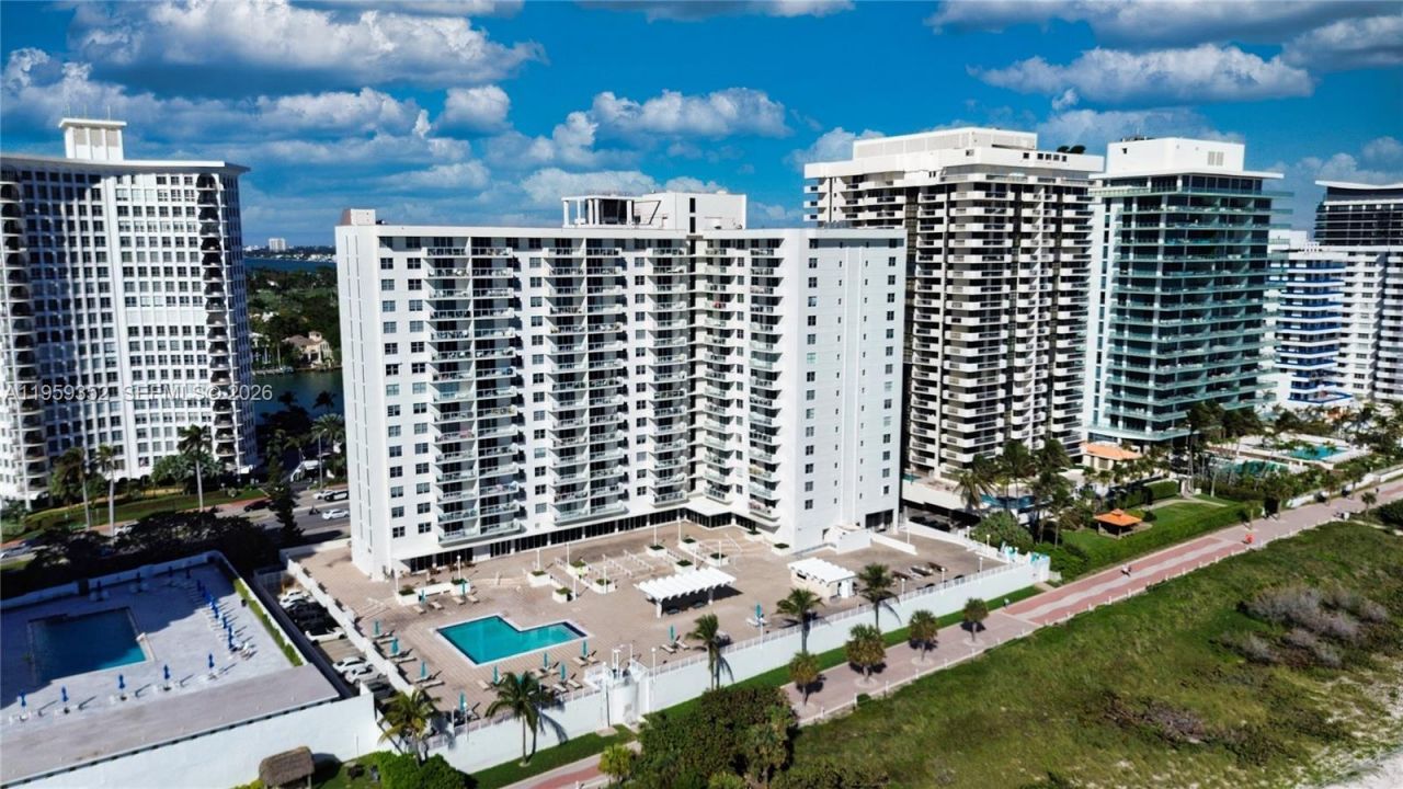 5701 Collins Ave , Unit 1705, Miami Beach, FL 33140 Photo