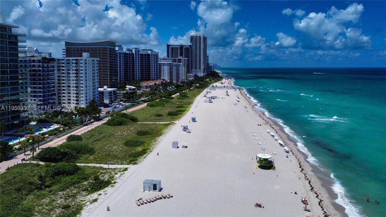 5701 Collins Ave , Unit 1705, Miami Beach, FL 33140 Photo