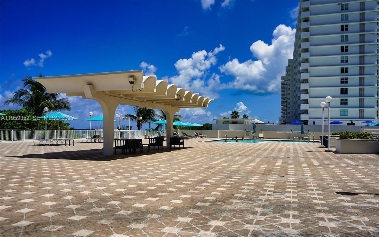 5701 Collins Ave , Unit 1705, Miami Beach, FL 33140 Photo