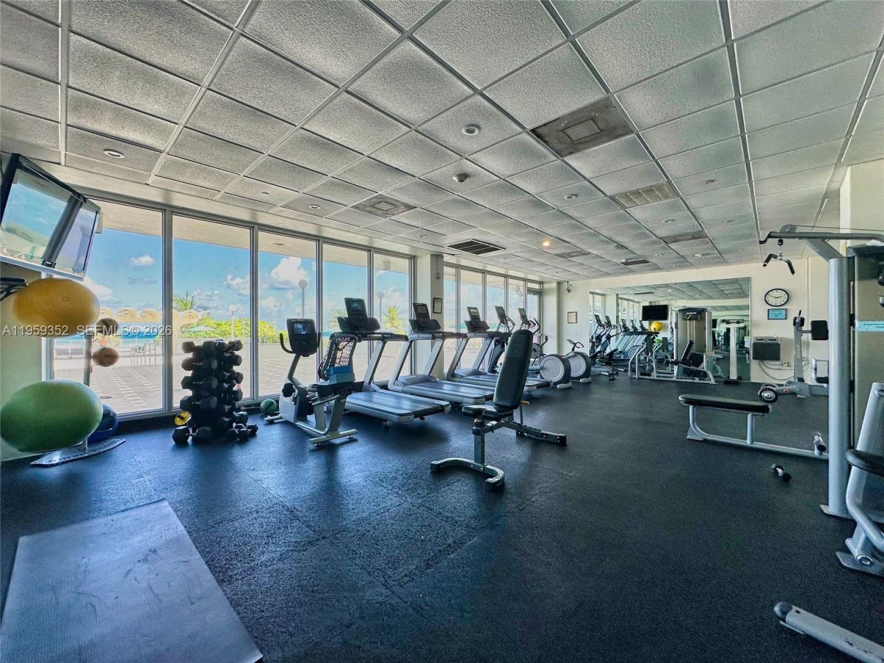 5701 Collins Ave , Unit 1705, Miami Beach, FL 33140 Photo