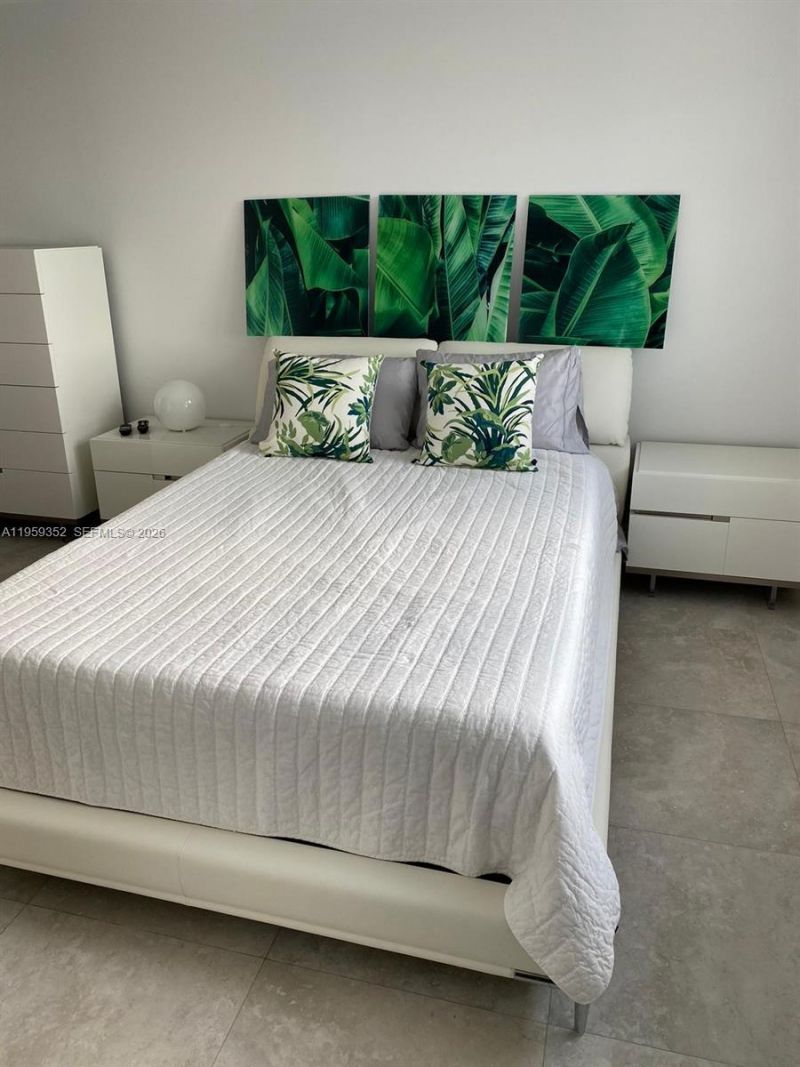 5701 Collins Ave , Unit 1705, Miami Beach, FL 33140 Photo