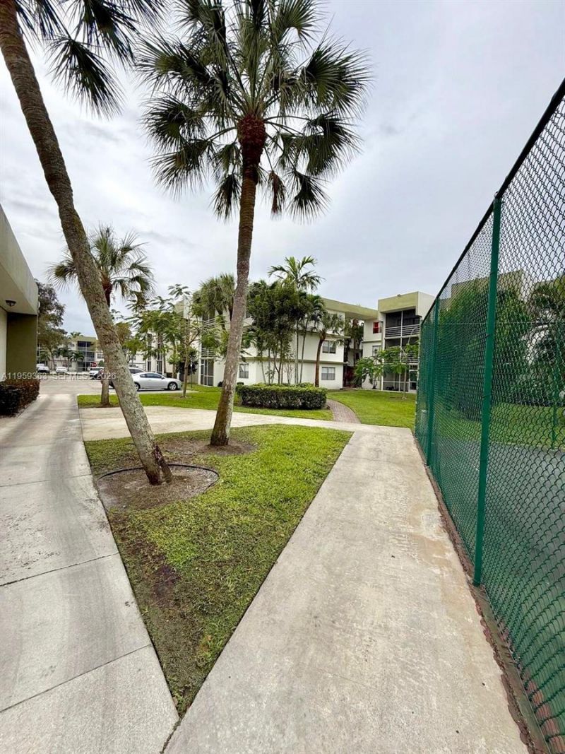 4205 N University Dr, Unit 111, Sunrise, FL 33351 Photo