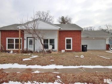 1314 VEERMAN Street, Pekin, IL 61554