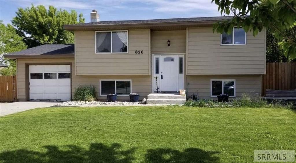 856 Sawtooth Street, Chubbuck, ID 83202 Main Photo