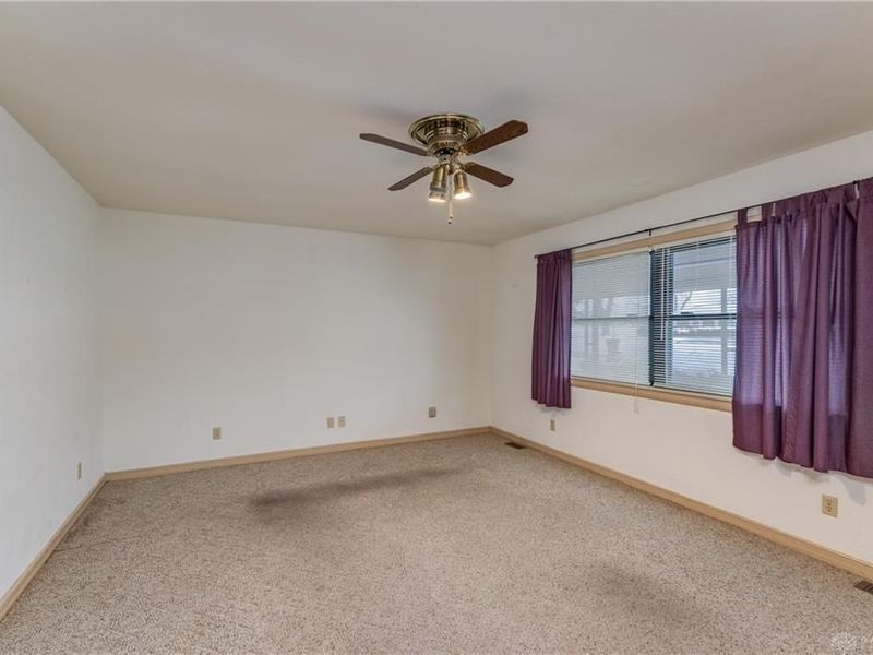 208 Shaw Road, Englewood, OH 45322 Photo 5