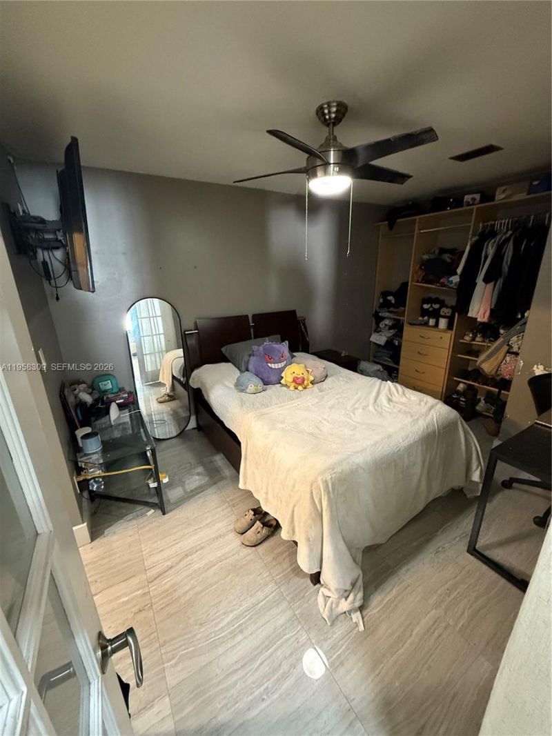 18237 NW 61st Pl, Hialeah, FL 33015 Photo