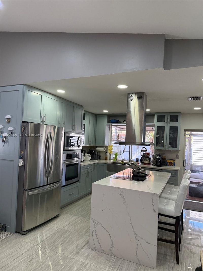 18237 NW 61st Pl, Hialeah, FL 33015 Photo