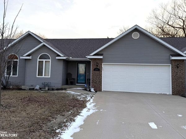 901 Timber Lane, Unit B, Corning, IA 50841