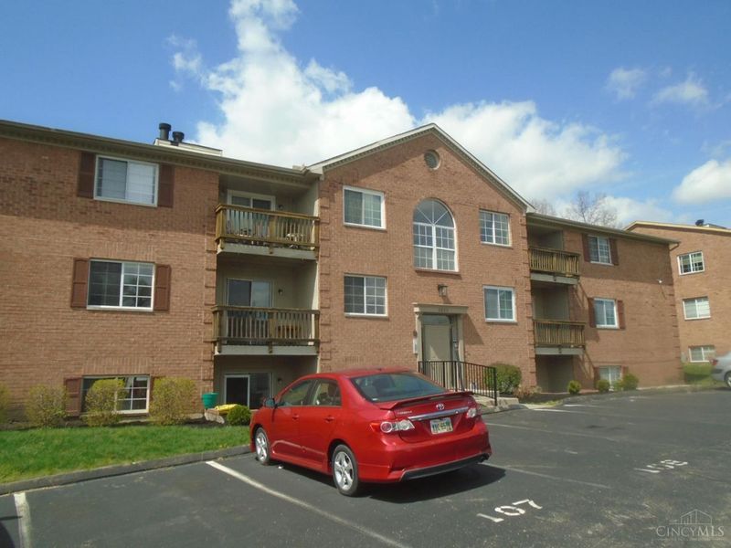 1570 Gelhot Drive, Unit 112, Fairfield, OH 45014 Photo 2