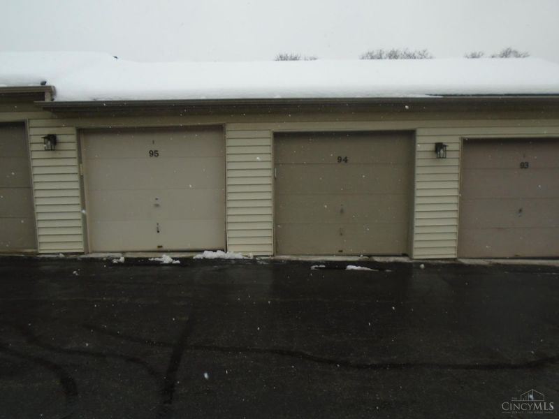 1570 Gelhot Drive, Unit 112, Fairfield, OH 45014 Photo 4