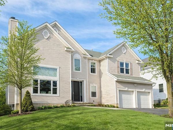 11 Winding Ridge Road, Jefferson Township, NJ 07849