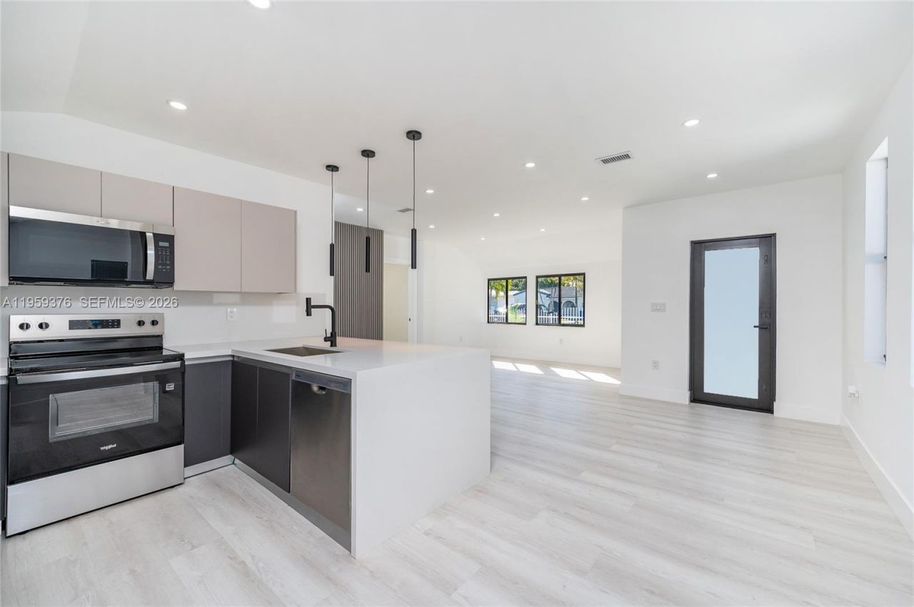 2363 SW 11th Ter, Miami, FL 33135 Photo