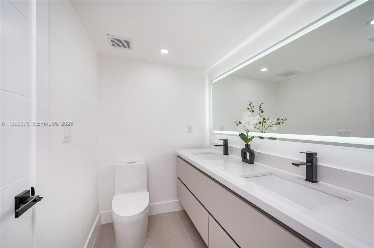 2363 SW 11th Ter, Miami, FL 33135 Photo