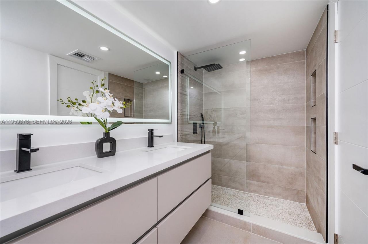 2363 SW 11th Ter, Miami, FL 33135 Photo