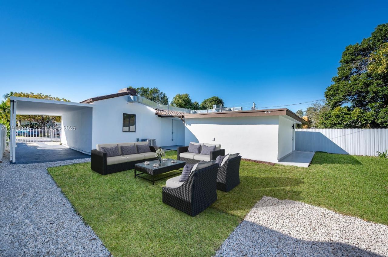 2363 SW 11th Ter, Miami, FL 33135 Photo