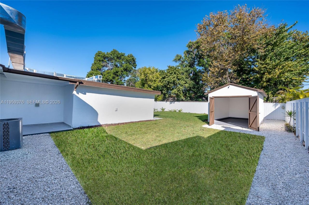 2363 SW 11th Ter, Miami, FL 33135 Photo