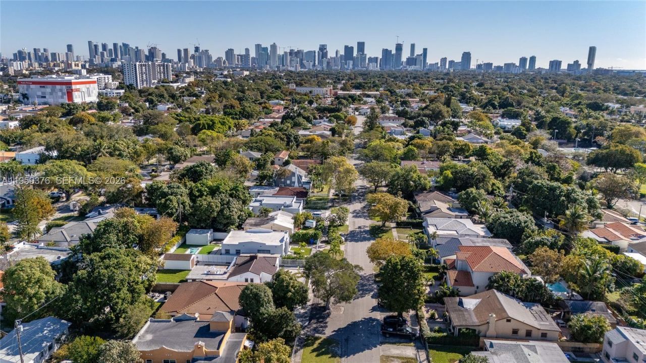 2363 SW 11th Ter, Miami, FL 33135 Photo