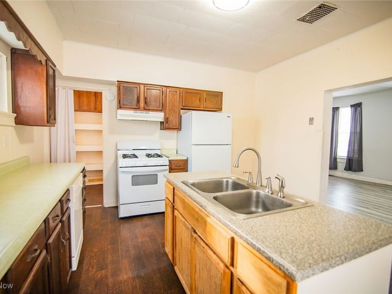 216 Blennerhassett Avenue, Belpre, OH 45714 Photo 11