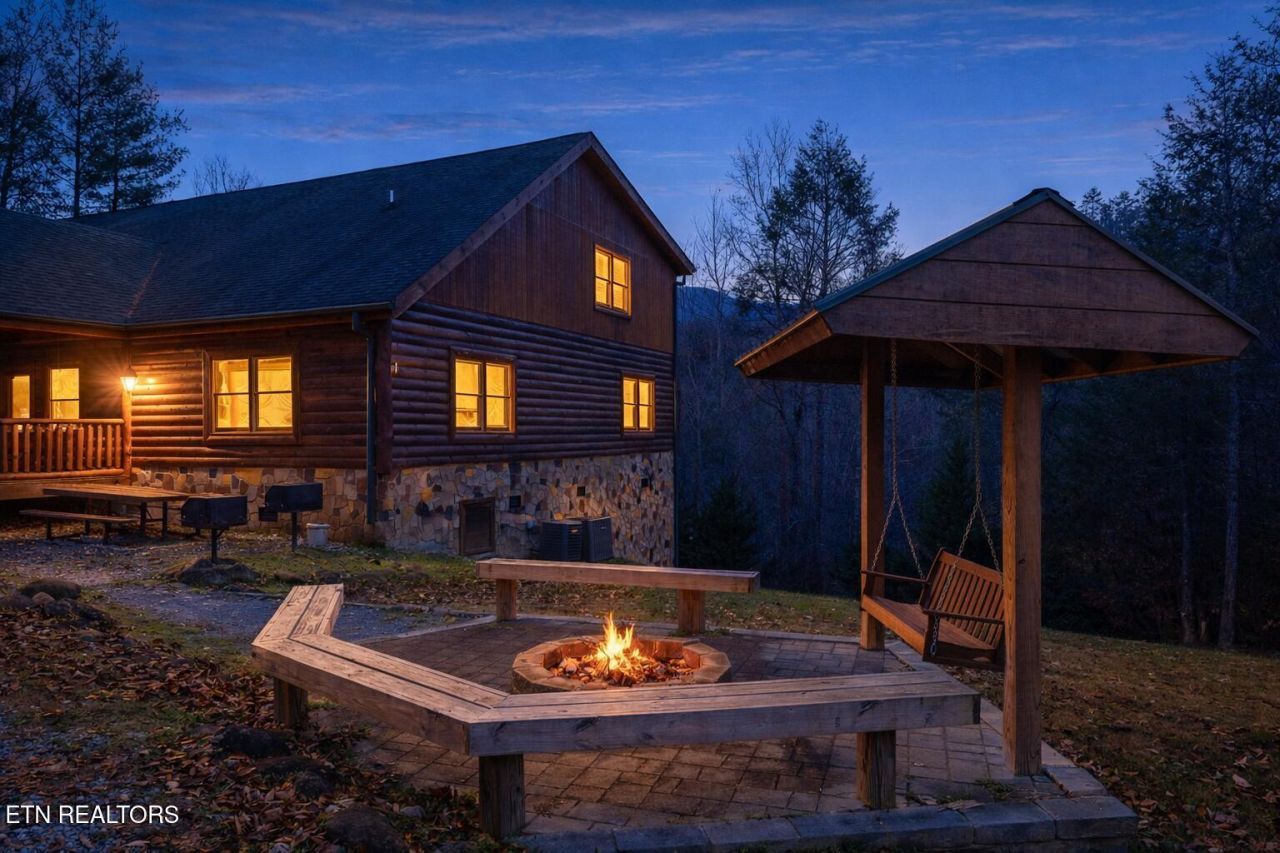 203 Amet Way, Cosby, TN 37722 Main Photo