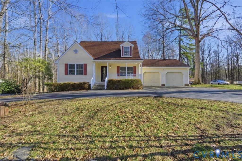 10121 Old Quarter Lane, New Kent, VA 23124 Main Photo