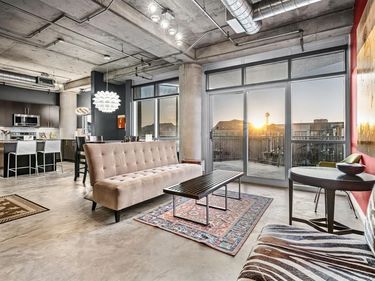 1001 Belleview Street, Unit 305, Dallas, TX 75215
