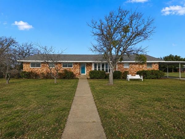 107 N 7th Street, Krum, TX 76249