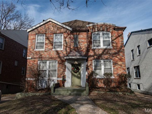 7347 Delmar Boulevard , University City, MO 63130