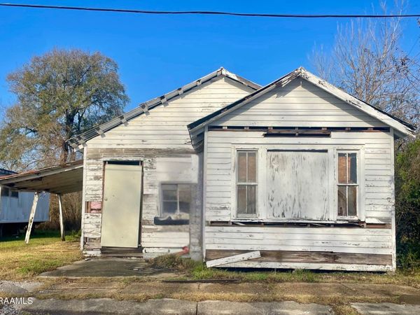 206 Lasalle Street , St. Martinville, LA 70582