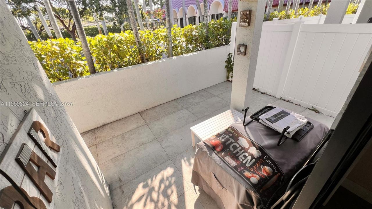 3538 SW 17th St, Unit 1B, Miami, FL 33145 Photo