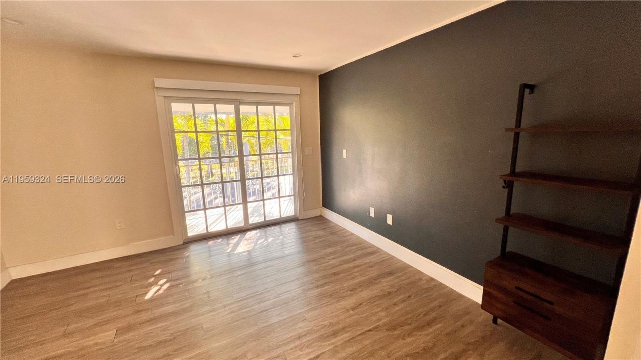 3538 SW 17th St, Unit 1B, Miami, FL 33145 Photo