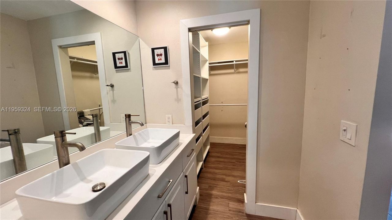 3538 SW 17th St, Unit 1B, Miami, FL 33145 Photo