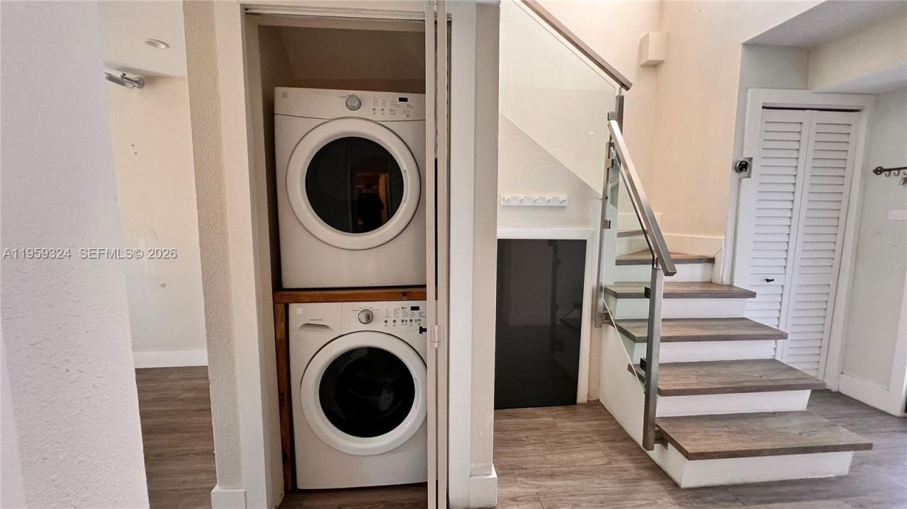 3538 SW 17th St, Unit 1B, Miami, FL 33145 Photo