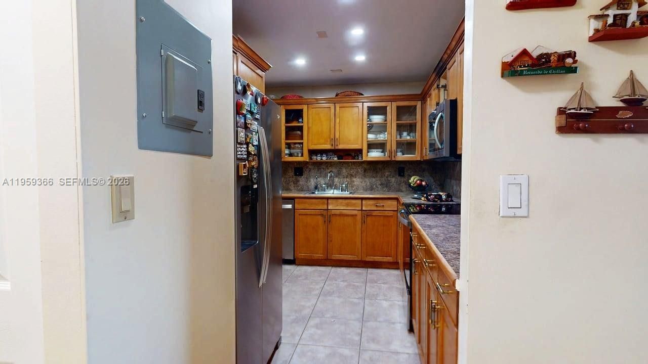 600 Three Islands Blvd , Unit 1004, Hallandale Beach, FL 33009 Photo