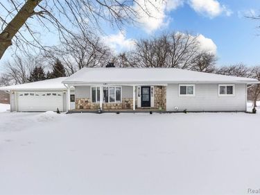 20500 Armada Ridge Road, Armada Twp, MI 48005