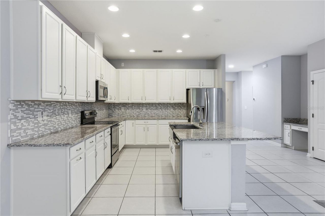 4079 Lake Bosse View Drive, Orlando, FL 32810 Photo