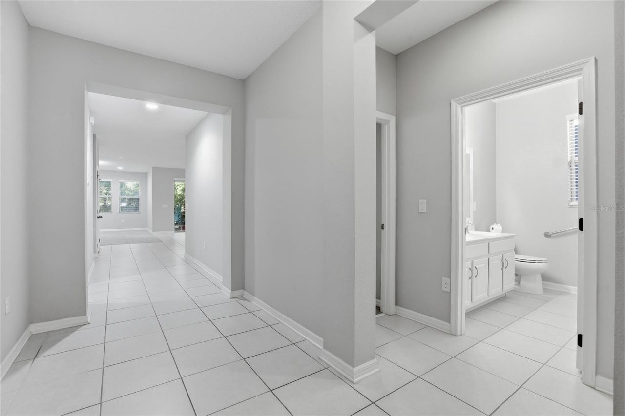 4079 Lake Bosse View Drive, Orlando, FL 32810 Photo