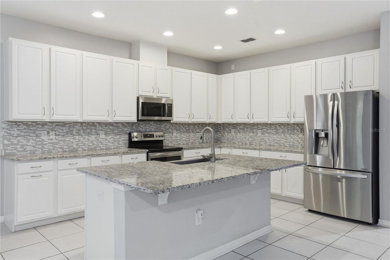 4079 Lake Bosse View Drive, Orlando, FL 32810 Photo