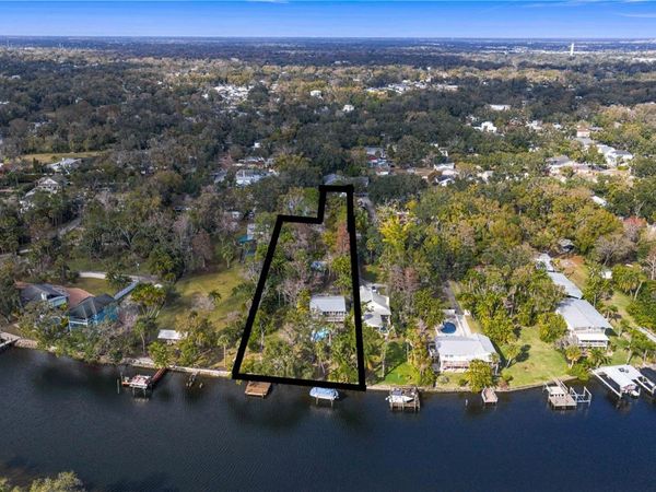 906 W HENRY AVENUE, TAMPA, FL 33604