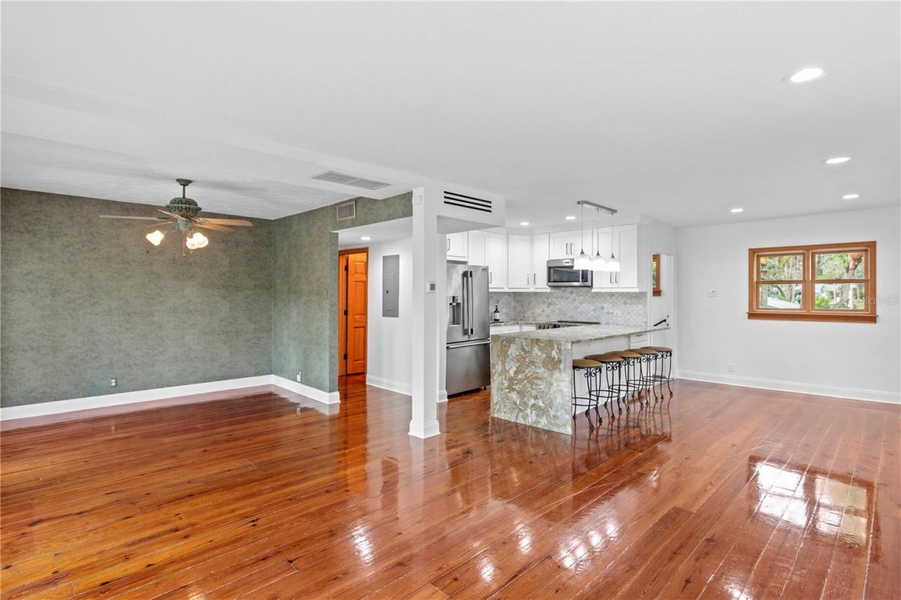 906 W Henry Avenue, Tampa, FL 33604 Photo