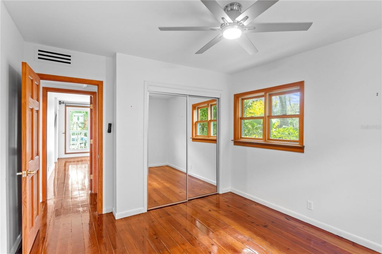 906 W Henry Avenue, Tampa, FL 33604 Photo