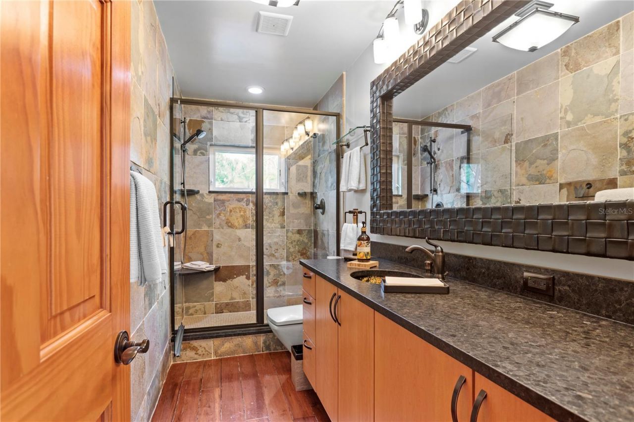 906 W Henry Avenue, Tampa, FL 33604 Photo