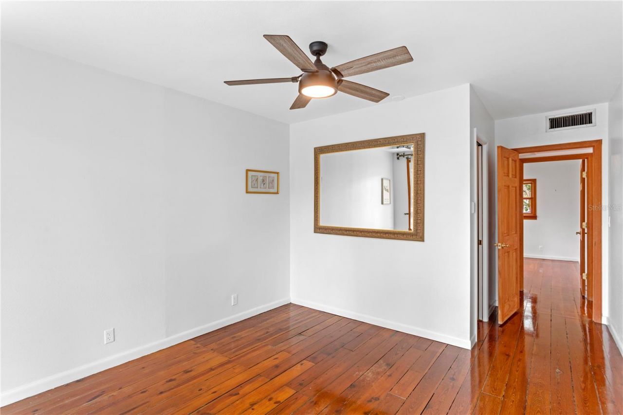 906 W Henry Avenue, Tampa, FL 33604 Photo