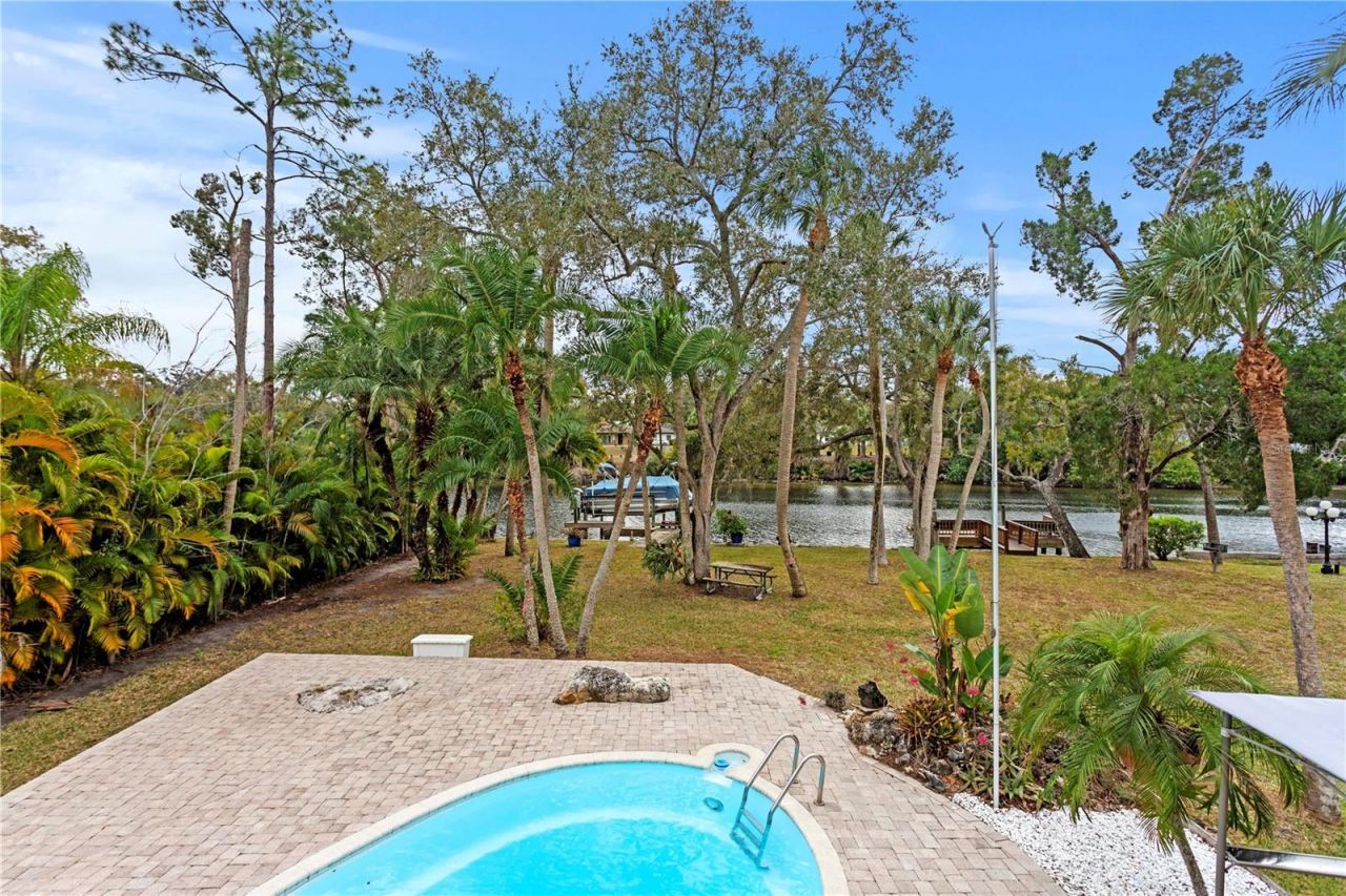 906 W Henry Avenue, Tampa, FL 33604 Photo