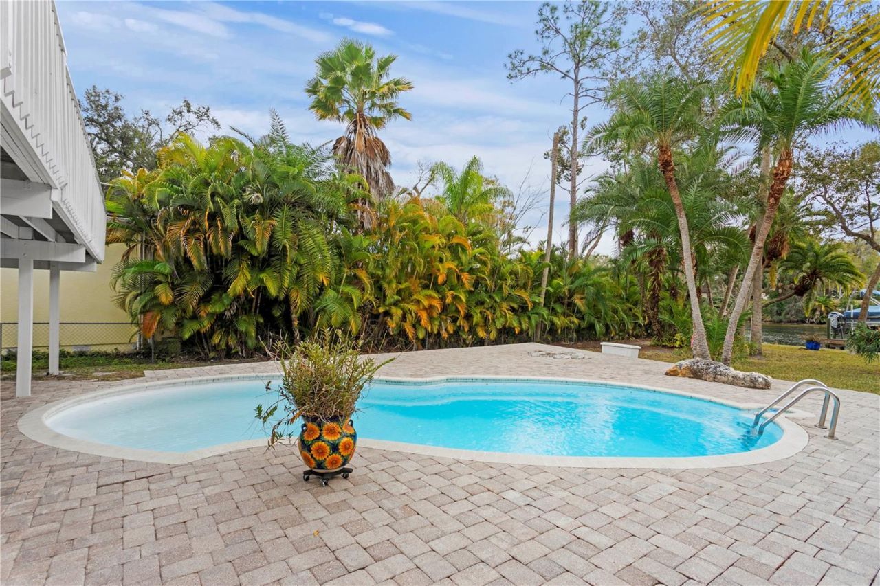 906 W Henry Avenue, Tampa, FL 33604 Photo