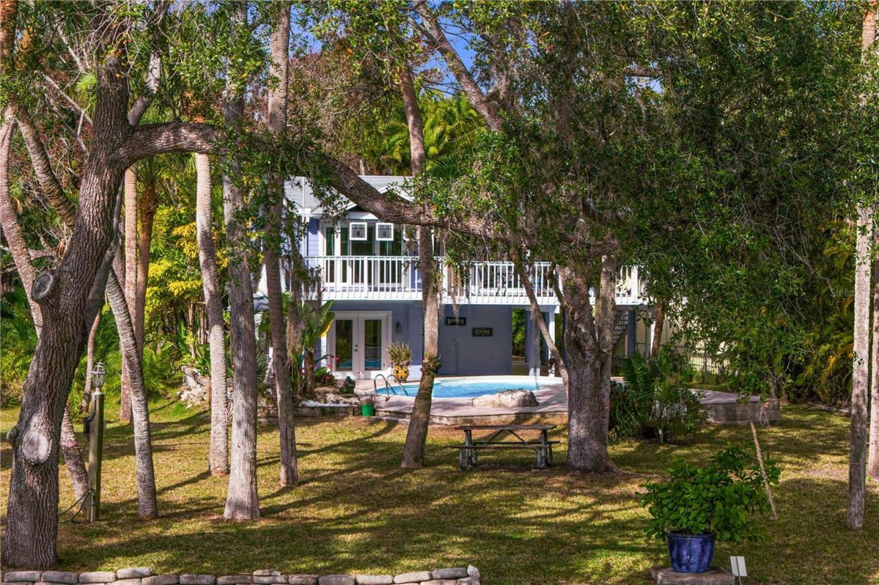 906 W Henry Avenue, Tampa, FL 33604 Photo