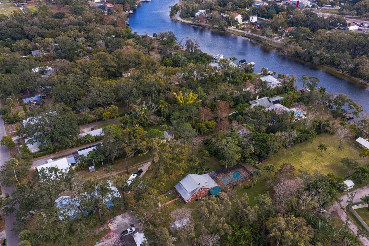 906 W Henry Avenue, Tampa, FL 33604 Photo